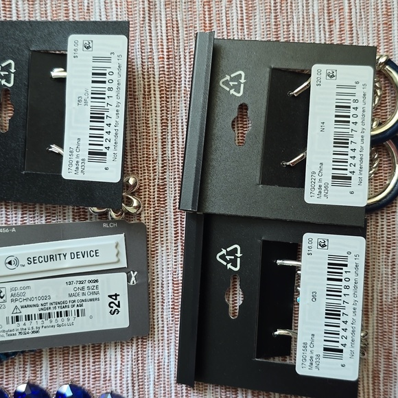 MONET, LIZ CLAIBORNE & NAPIER WOMEN'S FASHION JEWELRY BUNDLE OF 7 ITEMS - Picture 13 of 14